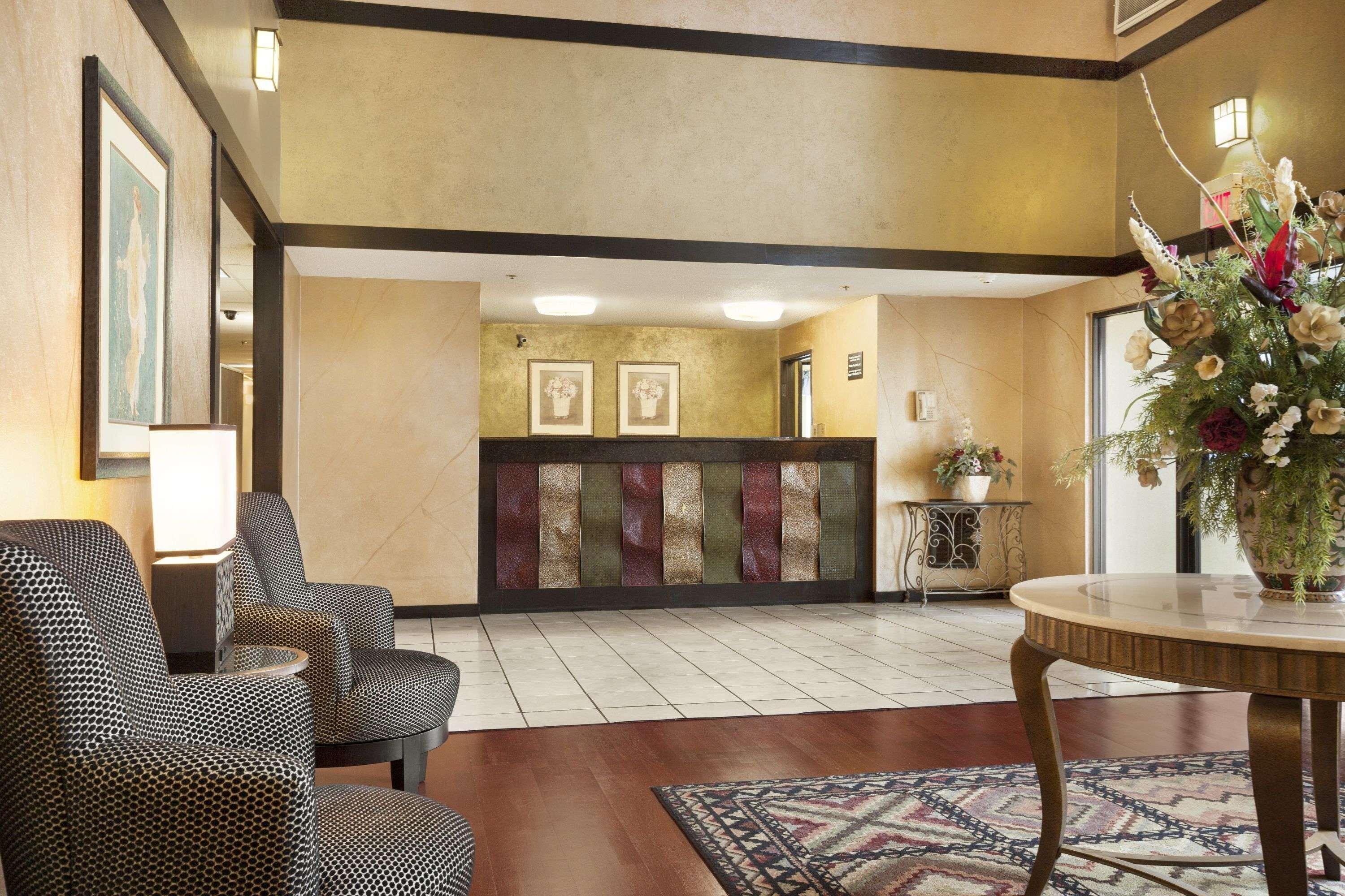 Отель Super 8 By Wyndham Milwaukee Airport Экстерьер фото
